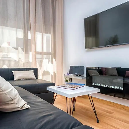 Atico Con Terraza Ac 1Hab En El Centro Y Piscina Comunitaria Málaga