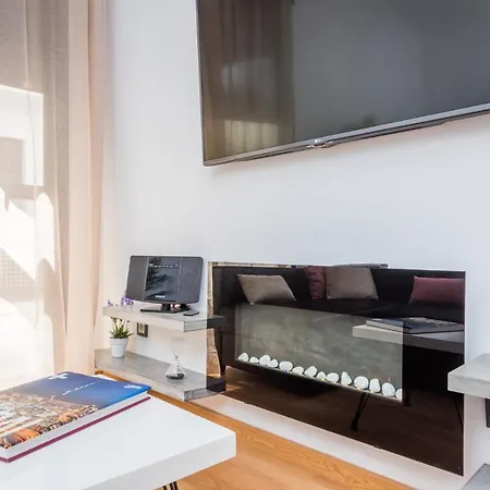 Atico Con Terraza Ac 1Hab En El Centro Y Piscina Comunitaria *