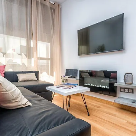Apartment Atico Terraza Privada Piscina Centro Ac Nuevo 1hab Malaga