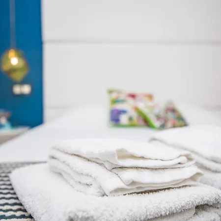 Apartamento Atico Con Terraza Ac 1Hab En El Centro Y Piscina Comunitaria *